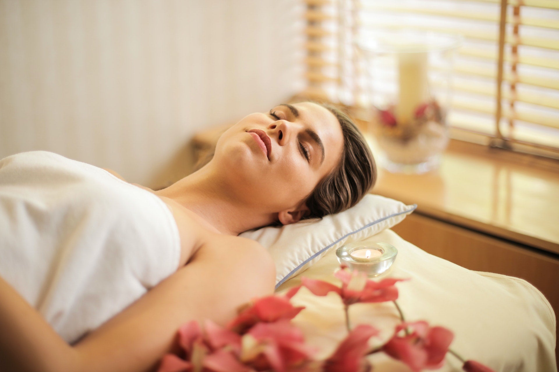 6 Beauty Benefits of Getting Enough Sleep
